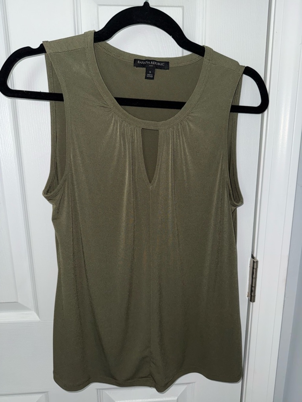 Banana Republic Sleeveless Olive Green Women's Tank Top Size S